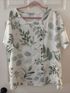 Miss Look Botanical Top